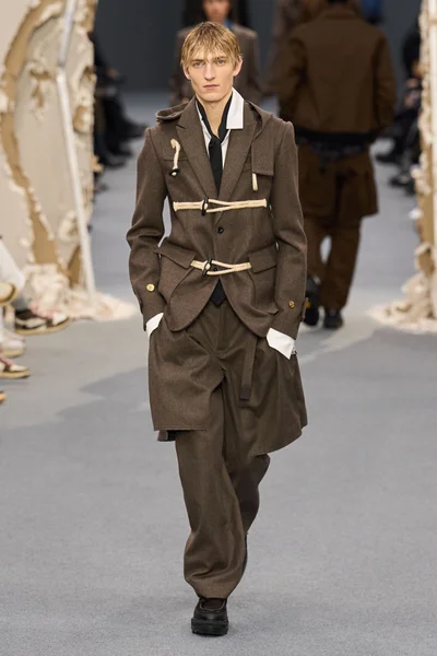 Look 40